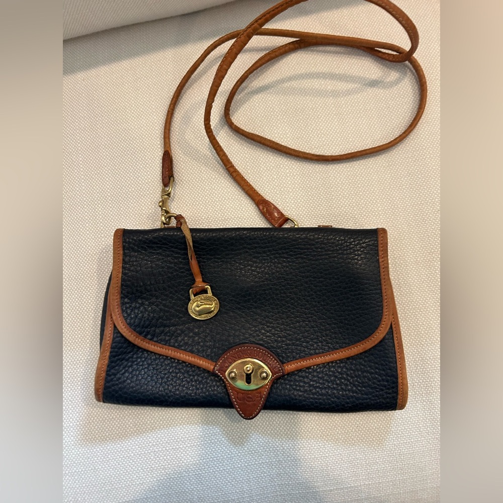 DOONEY & BOURKE USA Navy Vintage All Weather Leather Crossbody Envelope Purse